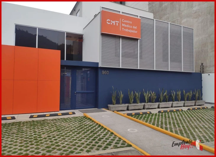 Trabajo en el sector salud en Perú: demanda y sueldos para médicos y enfermeras 2026